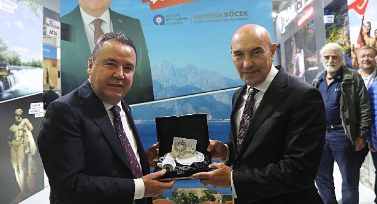 Antalya Büyükşehir Belediye Başkanı Muhittin Böcek İzmir Turizm Fuarı’nın onur konuğu