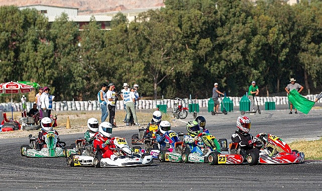 Karting Coşkusu İzmir Park'ta Yaşandı